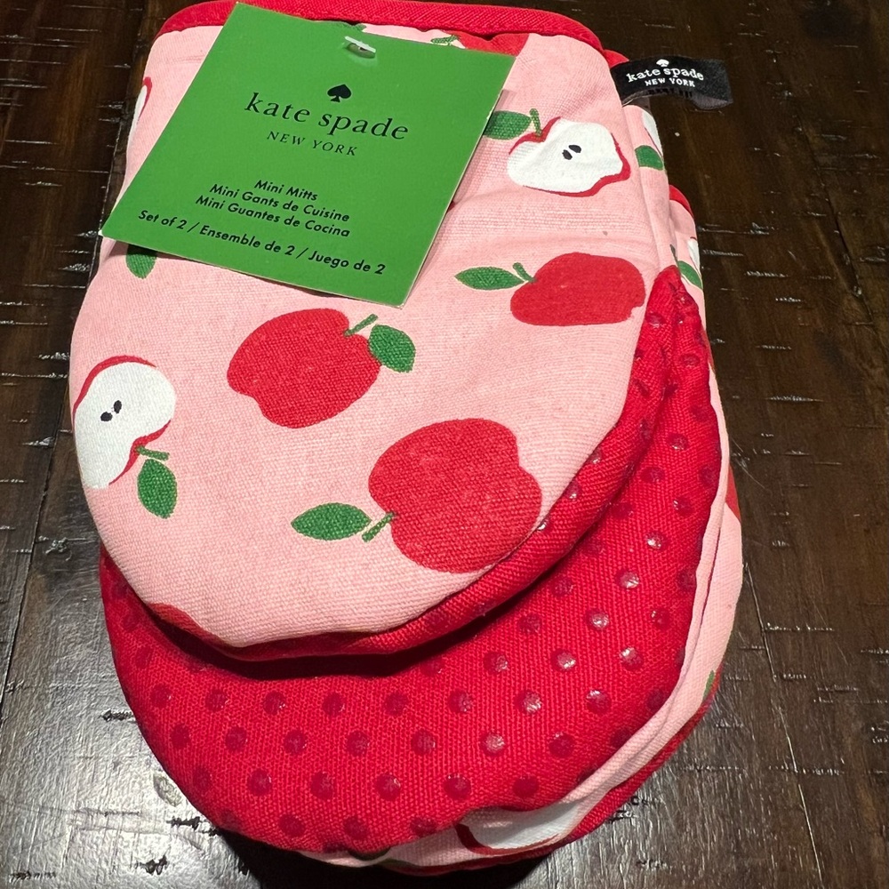 Kate Spade New York Apples Baking Cooking Mini Oven Mitts Set of 2 - Picture 3 of 5